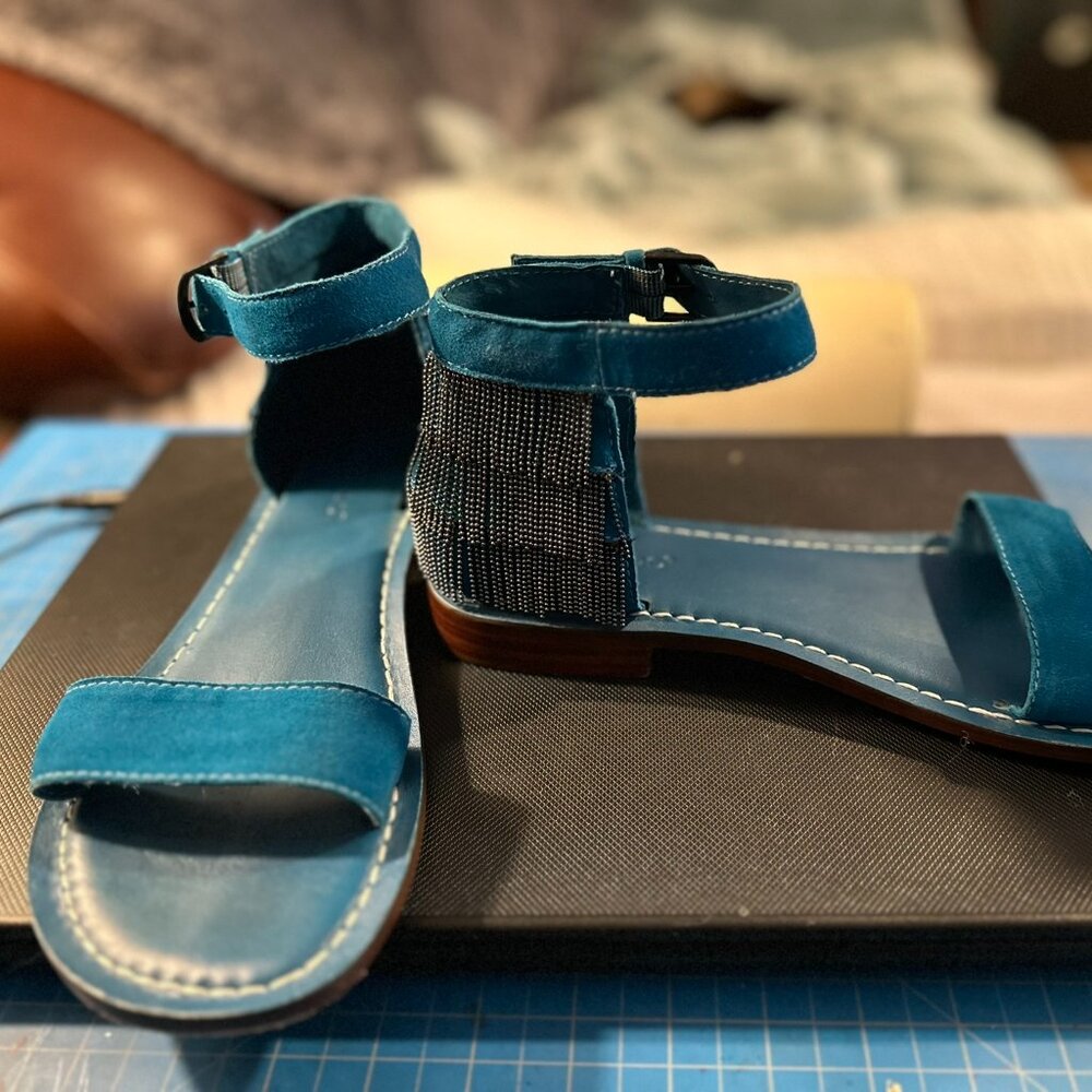 Bernardo Womens TACI Flat Sandal Metal Fringe Teal Suede Size 11